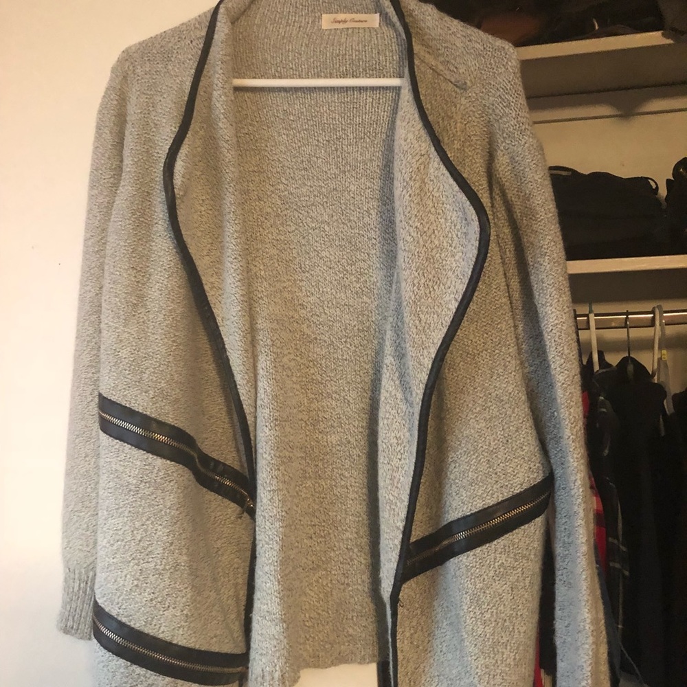 Open cardigan with learning zipper detail